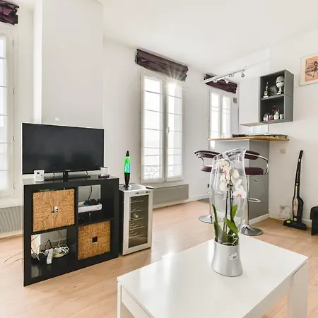 Bright And Spacious Studio Near La Defense بيتّو